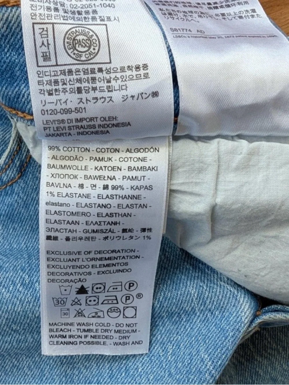 Levi's Light Blue Denim Jeans - Picture 4 of 4